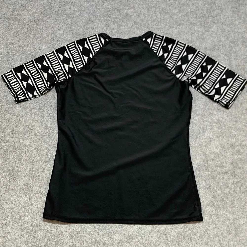 Old Navy Womens Black Geometric Print Raglan Sleeve Rash Guard Swim Top Size M